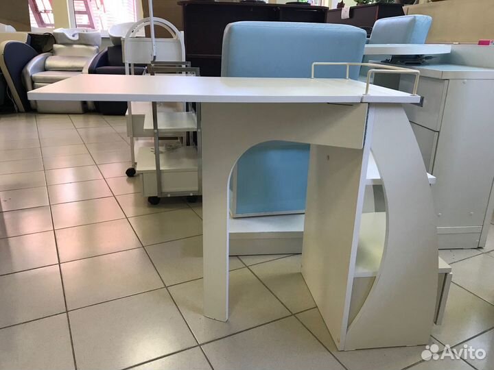 Маникюрный стол раскладной 