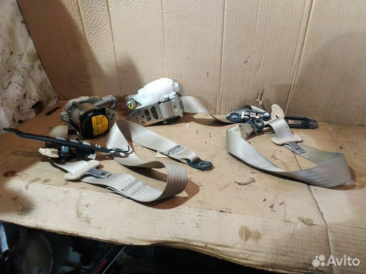 Ремень безопасности Toyota Alphard