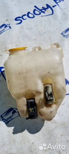 Бачок омывателя передний Subaru Forester SG5