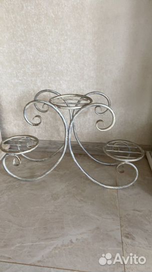 Подставка под цветы