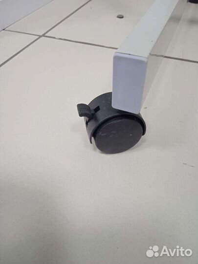 Доска магнитно маркерная на колесиках 90 на60