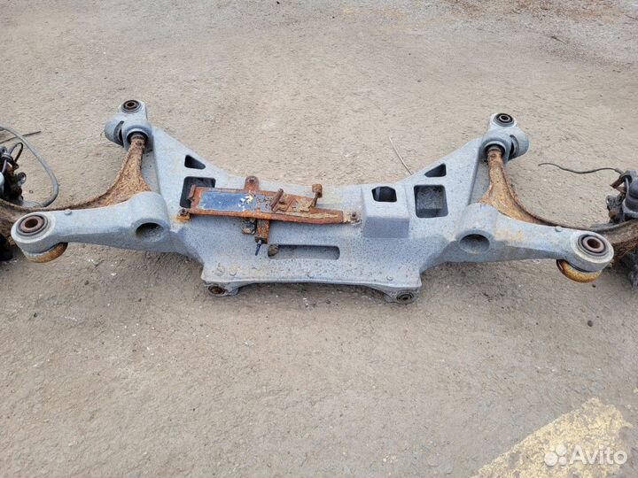 Подрамник задний на Volvo S80