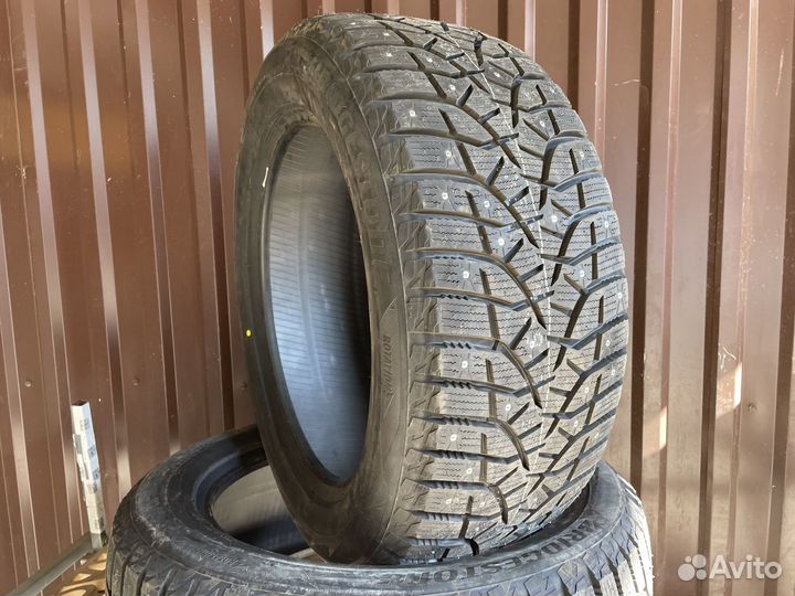 Bridgestone Blizzak Spike-02 SUV 285/50 R20 116T