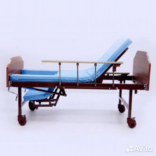 Медицинская кровать функциональная
