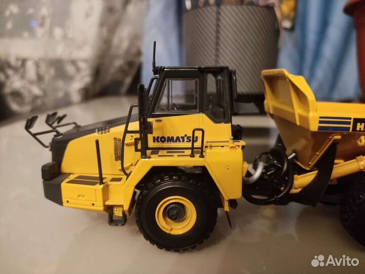 Сочлененный самосвал komatsu 250