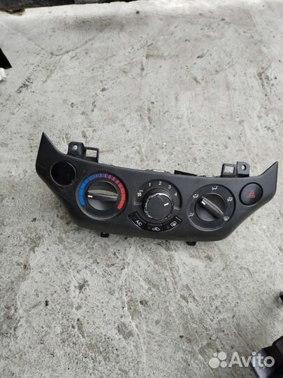 Блок управления кондиционером шевроле авео 07г