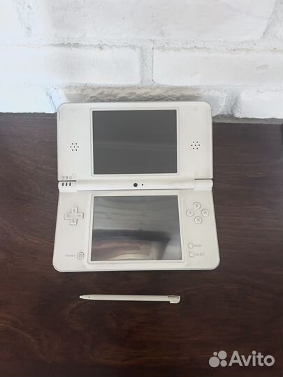 Nintendo DSi XL прошитая 32Gb