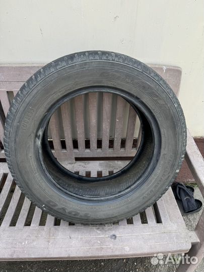 Одно колесо 215/60 R16 и две покрышки