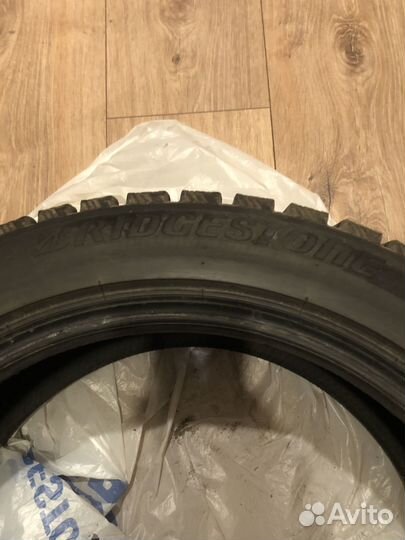 Bridgestone Blizzak Spike-01 215/50 R17 91T