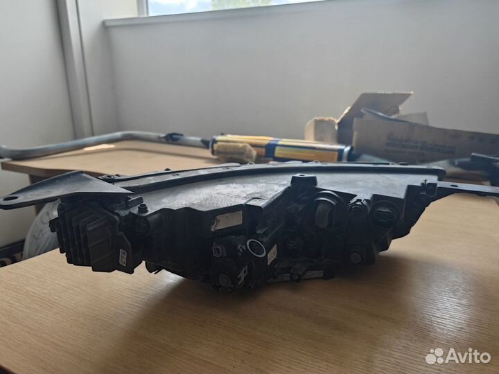 Фара левая Kia Soul 3 92101j2080