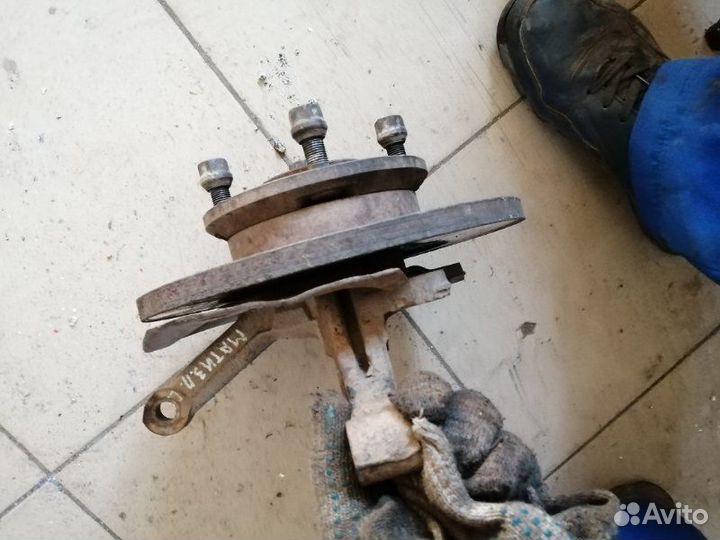 Кулак поворотный передний левый Daewoo Matiz klya