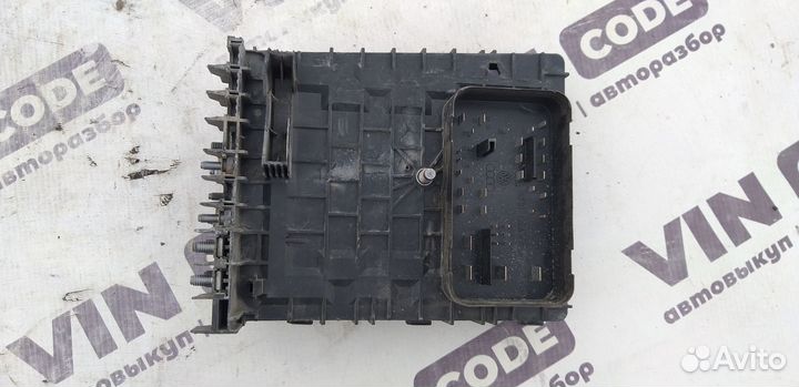 Блок предохранителей Volkswagen Golf 5