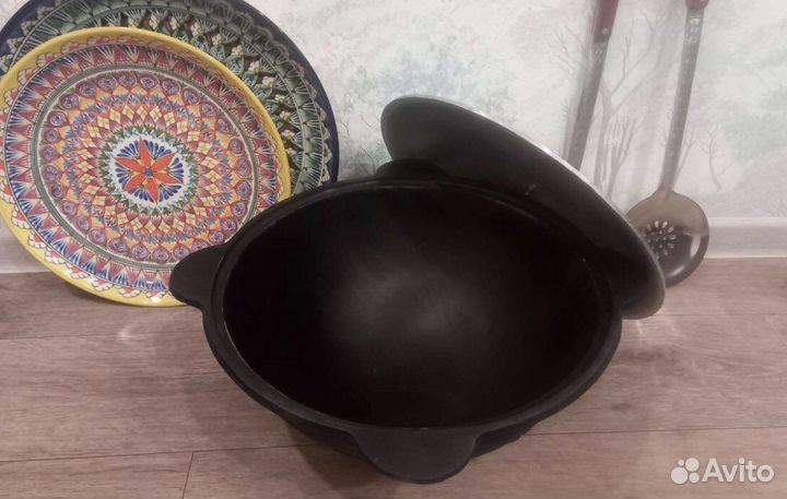 Казан 12 литpoв чyгунный