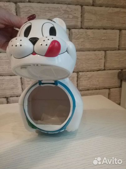 Товары для животных. Контейнер для кошачьего корма