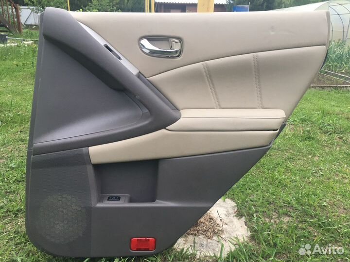 Дверная карта Nissan Murano z51 правая задняя