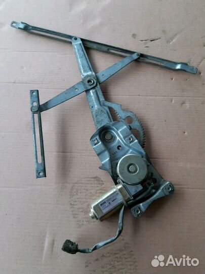 Стеклоподьемник перед. правый. Mazda 626GC