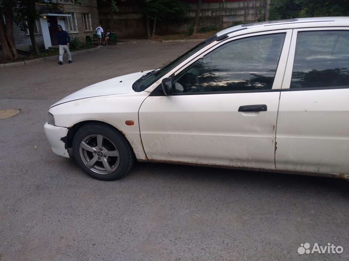 Mitsubishi Lancer 1.3 МТ, 1996, 305 000 км