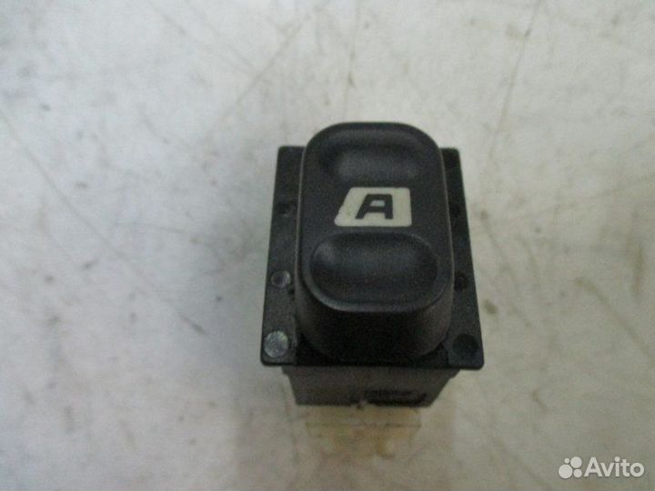 Блок управления стеклоподъемником передний правый