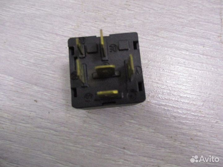 Другие реле моторного отсека Opel Vectra 1.6 2001