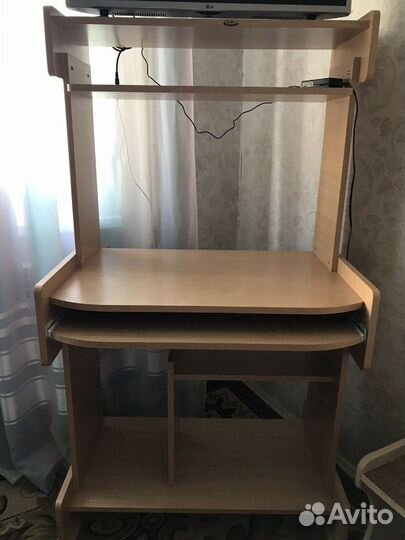 Письменный стол