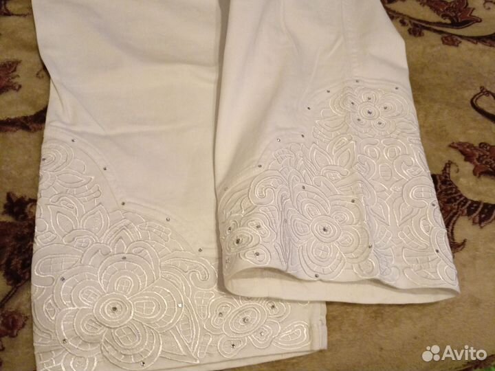 Бриджи белые 2 нов, кофты, пижама голуб