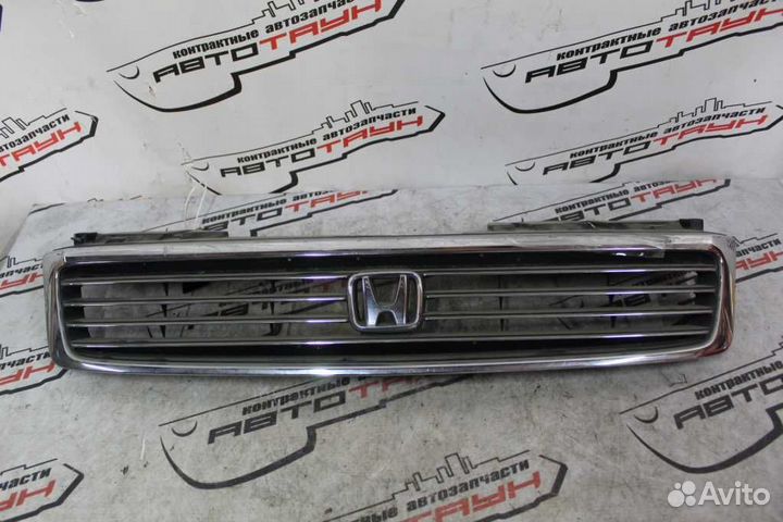 Решетка радиатора honda stepwgn RF1 RF2 полоски ch