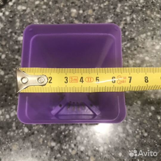 Пластиковый горшок для цветов с поддоном (6,5*8 см