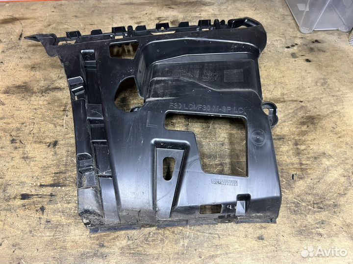 Кронштейн заднего бампера левый BMW F30