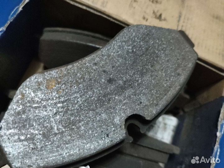 Тормозные колодки Мерседес спринтер/VW Crafter 30