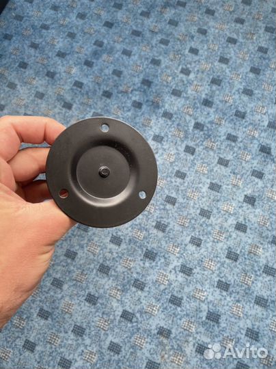 Универсальное крепление для гитары