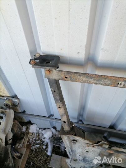 Подрамник передний Peugeot 207