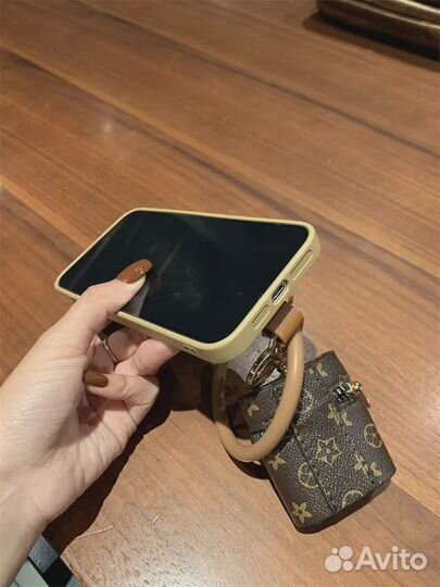 Чехол на iPhone 11