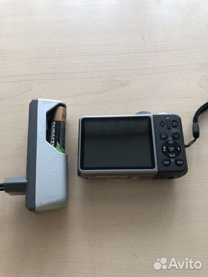 Компактный фотоаппарат