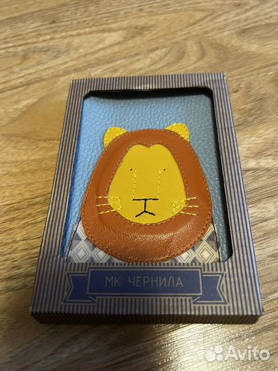 Обложка для паспорта лев