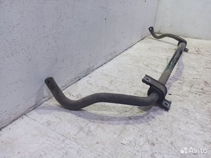 Стабилизатор передний