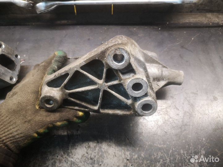 Кронштейн подушки двс Антара Каптива 2.2