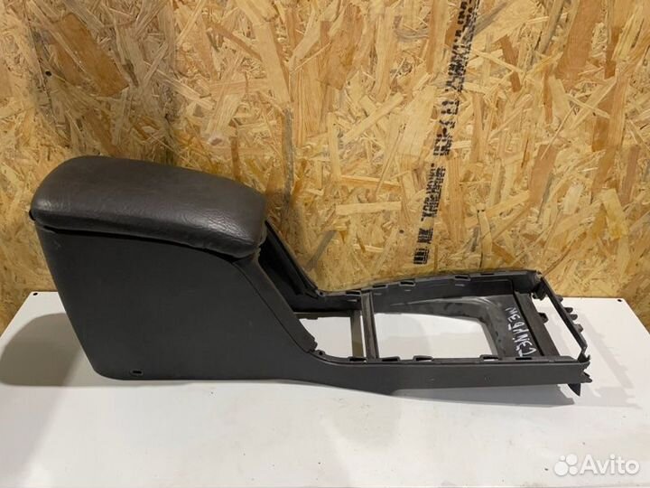 Подлокотник Renault Megane седан K4M 2006