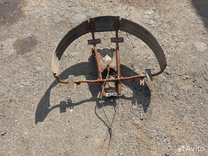 Крепление запасного колеса Субару Трибека 3.6