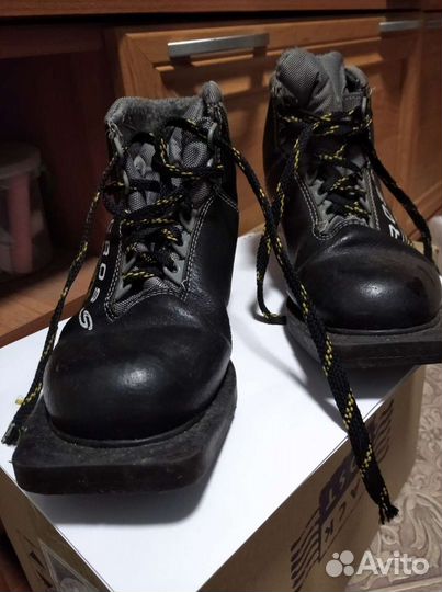 Лыжные ботинки 35 размер