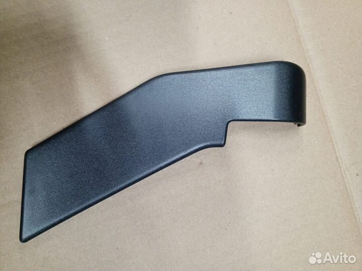 82356801 Накладка зеркала верхняя левая volvo FH