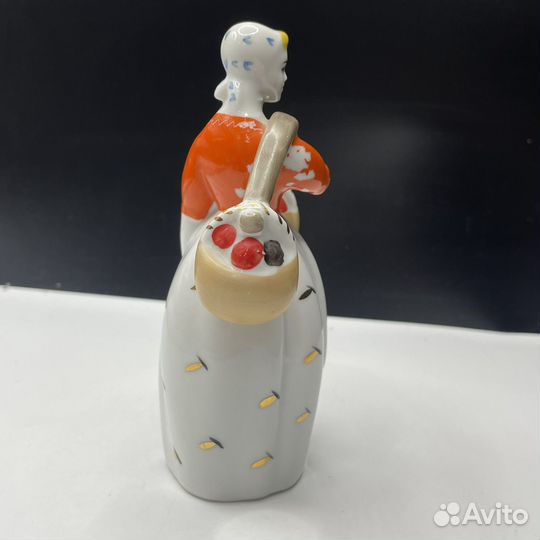 Статуэтка Девушка с грибами зкх СССР (сзр)