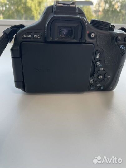 Зеркальный фотоаппарат