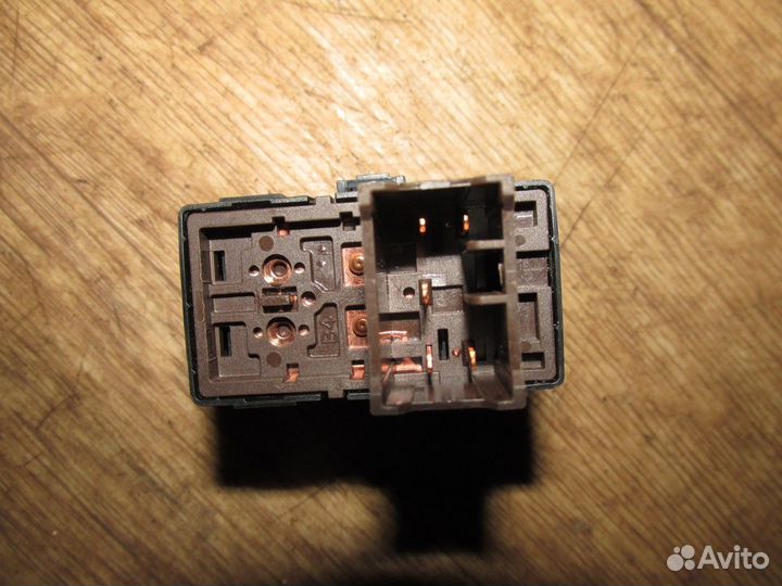 Кнопка стеклоподъемника (Hyundai Creta)