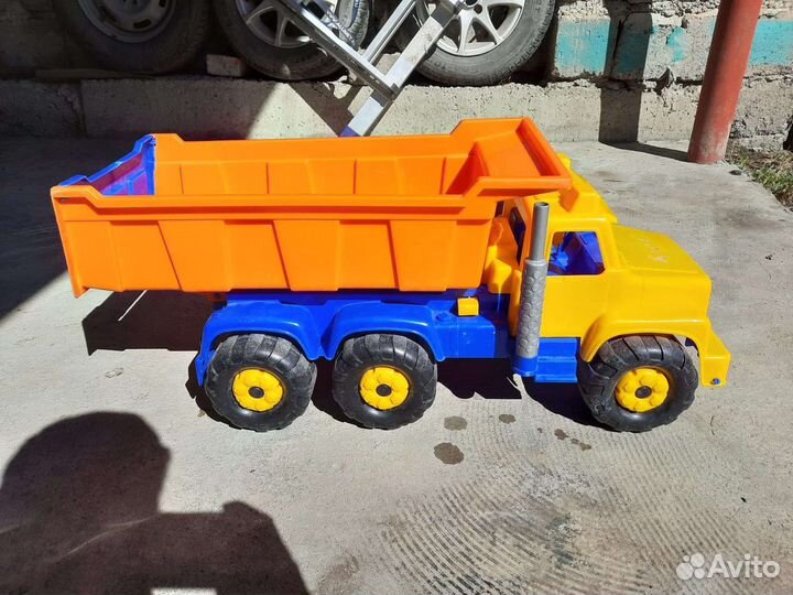 Большой грузовик игрушка