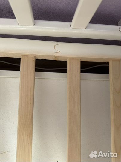 Детская кроватка с универсальным маятником