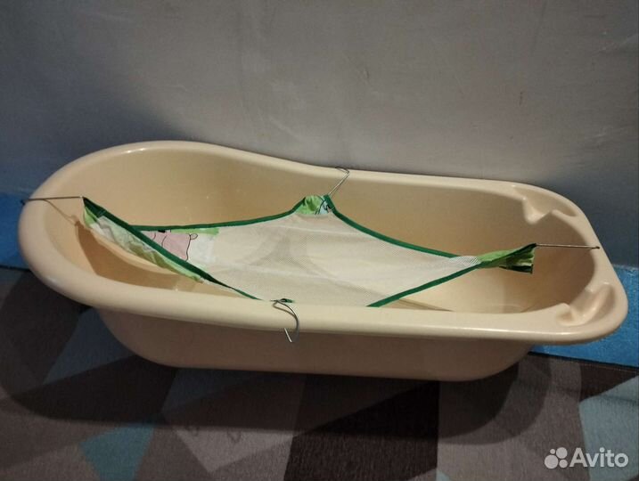 Ванночка для купания с горкой