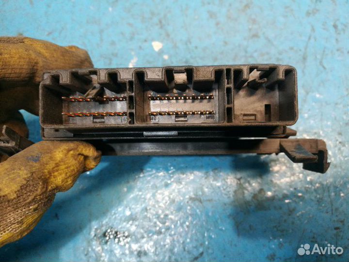 Эбу центральным замком Ford Focus 1