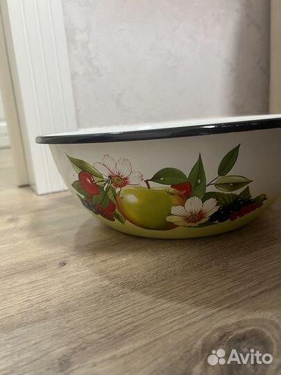 Эмалированный таз