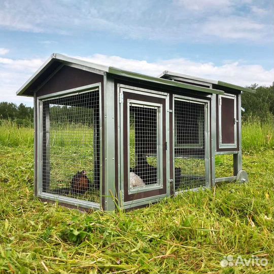 Курятник с гнездом перекати поле