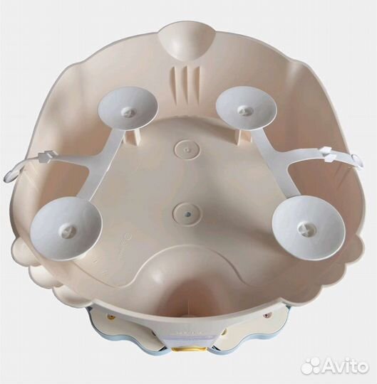 Стульчик для купания малыша в ванной